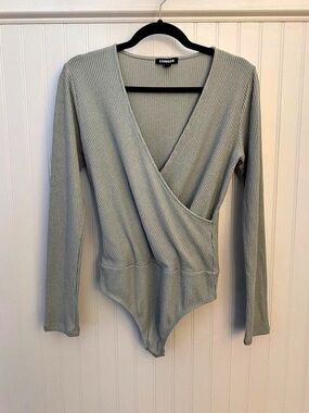 EXPRESS Ribbed Wrap Bodysuit in Gray Size Medium Like New